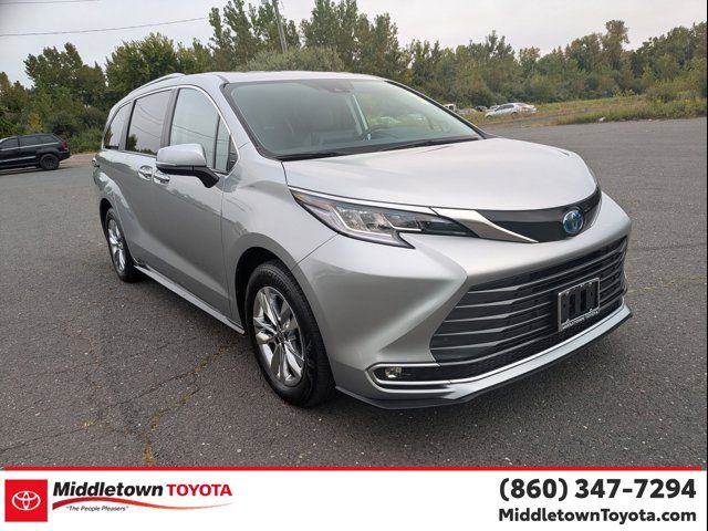 2023 Toyota Sienna Limited