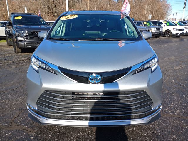 2023 Toyota Sienna Limited