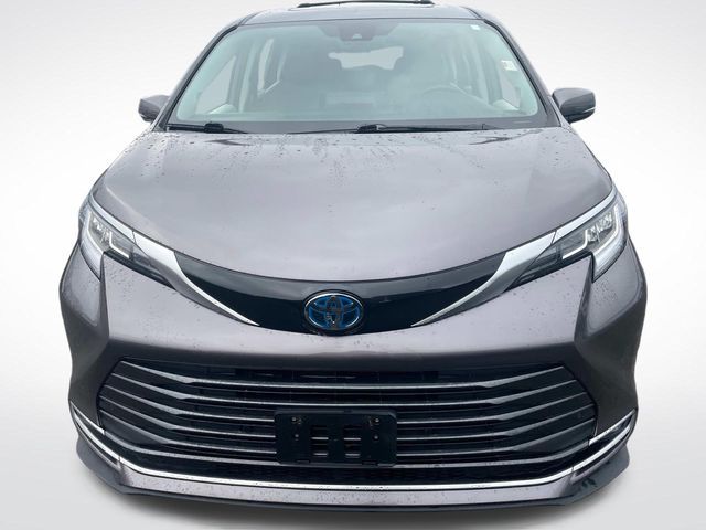 2023 Toyota Sienna Limited