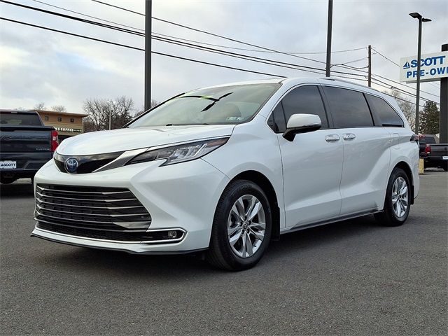 2023 Toyota Sienna Limited