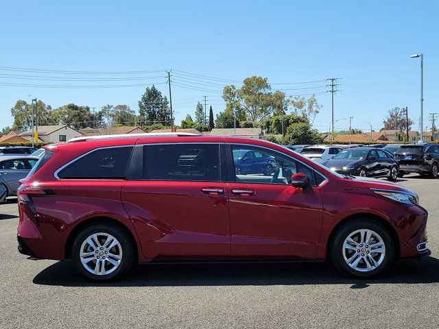 2023 Toyota Sienna Limited
