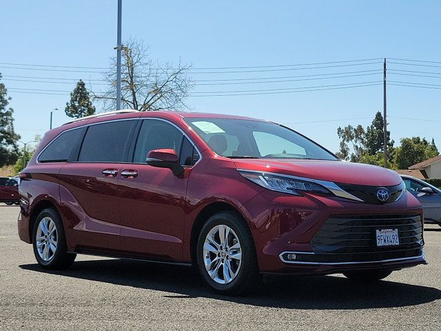 2023 Toyota Sienna Limited