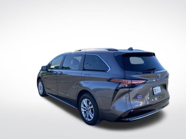 2023 Toyota Sienna Limited