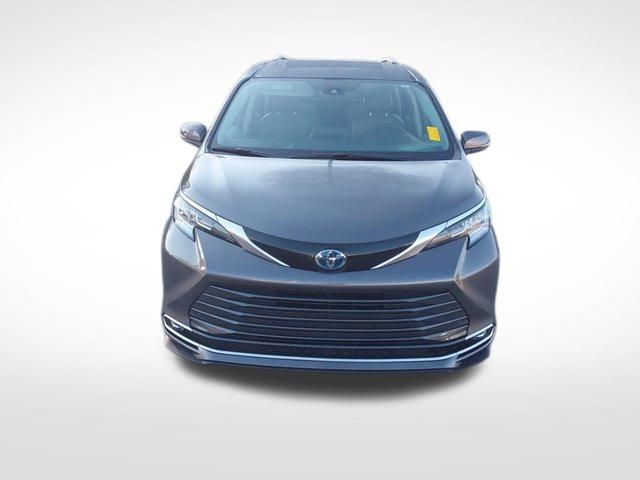 2023 Toyota Sienna Limited