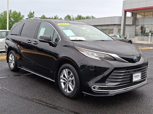 2023 Toyota Sienna Limited