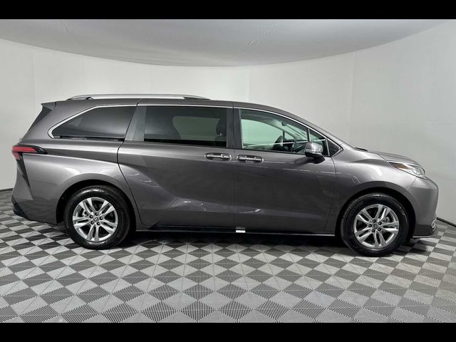 2023 Toyota Sienna Limited