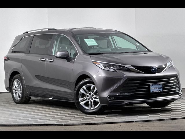 2023 Toyota Sienna Limited