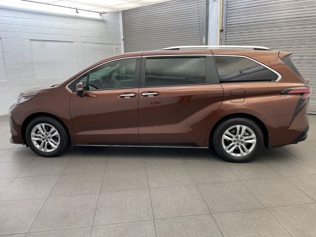 2023 Toyota Sienna Limited