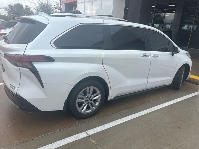 2023 Toyota Sienna Limited