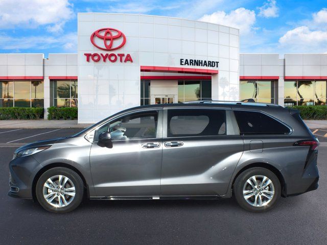 2023 Toyota Sienna Limited