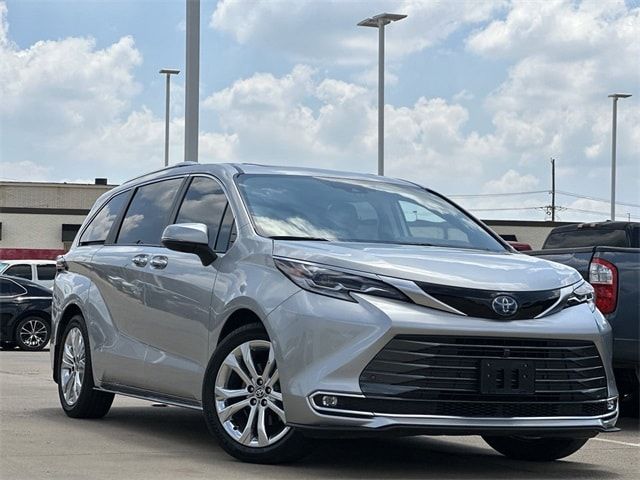 2023 Toyota Sienna Platinum