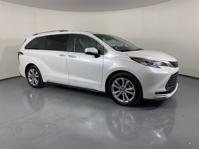 2023 Toyota Sienna Platinum