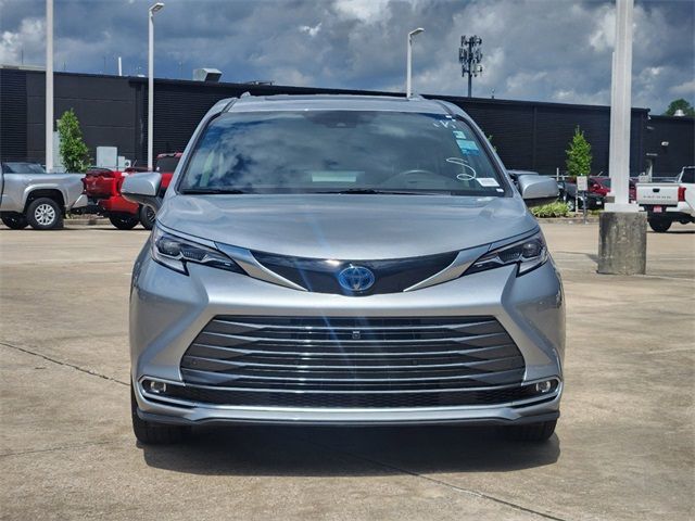 2023 Toyota Sienna Platinum