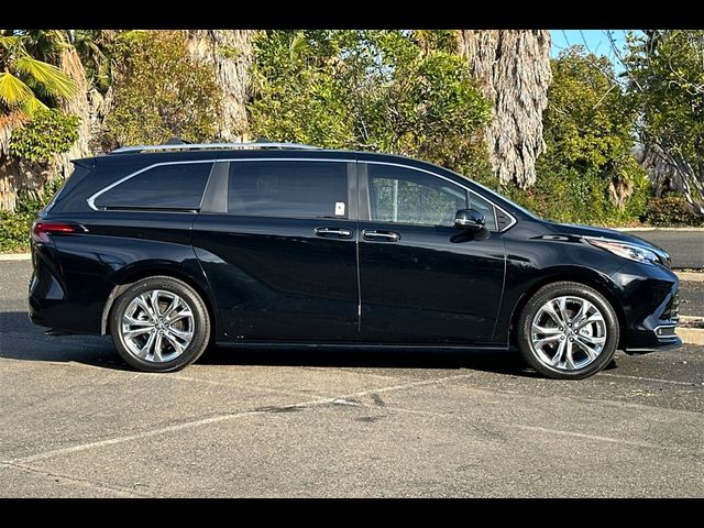 2023 Toyota Sienna Platinum