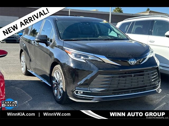 2023 Toyota Sienna Platinum