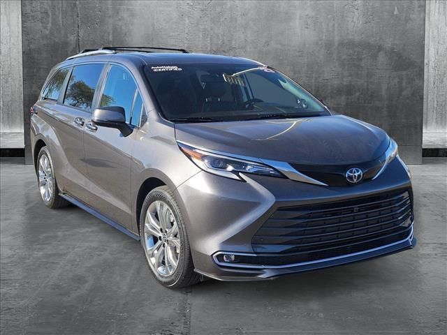 2023 Toyota Sienna Platinum