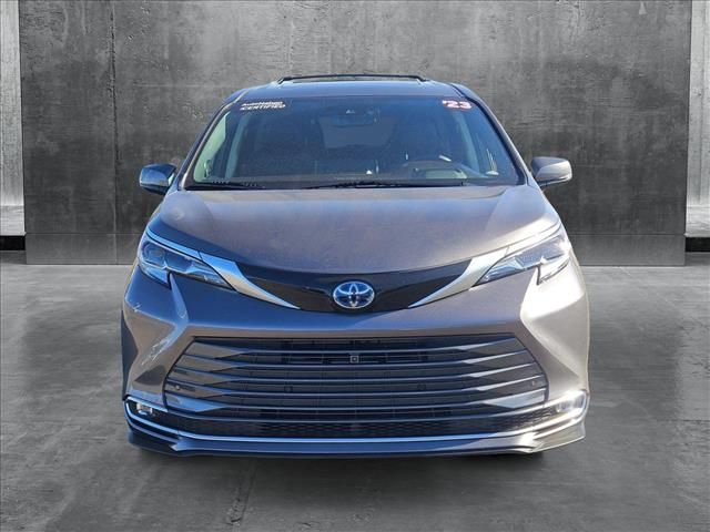 2023 Toyota Sienna Platinum