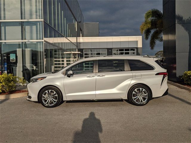 2023 Toyota Sienna Platinum