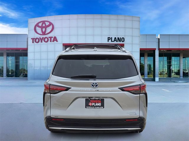 2023 Toyota Sienna Platinum