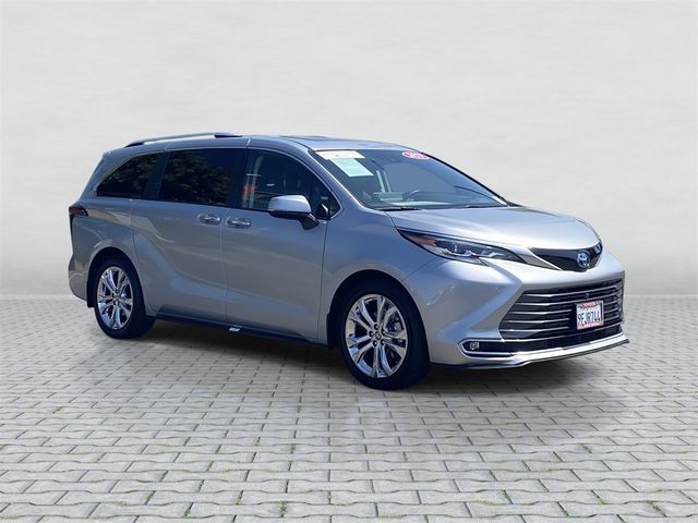 2023 Toyota Sienna Platinum