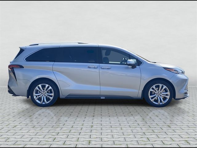 2023 Toyota Sienna Platinum