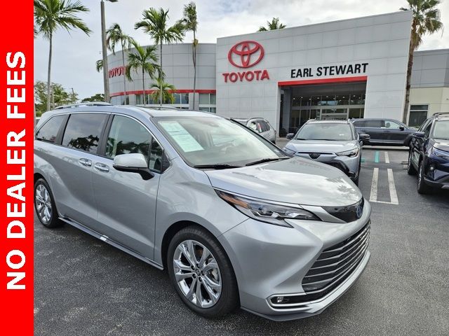 2023 Toyota Sienna Platinum