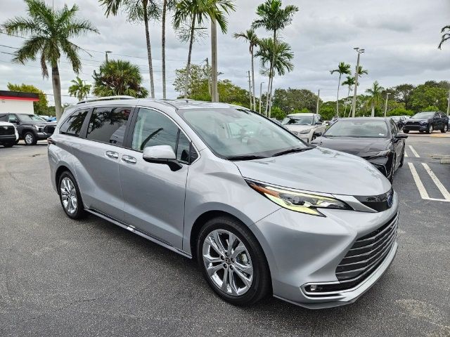 2023 Toyota Sienna Platinum