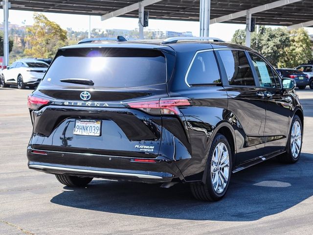 2023 Toyota Sienna Platinum