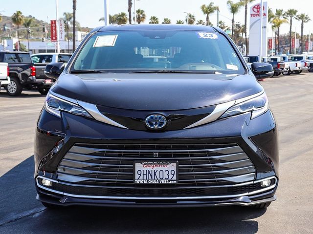2023 Toyota Sienna Platinum