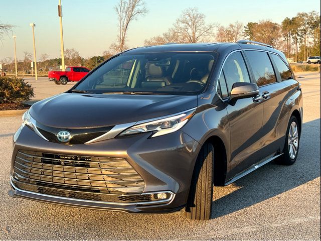 2023 Toyota Sienna Platinum