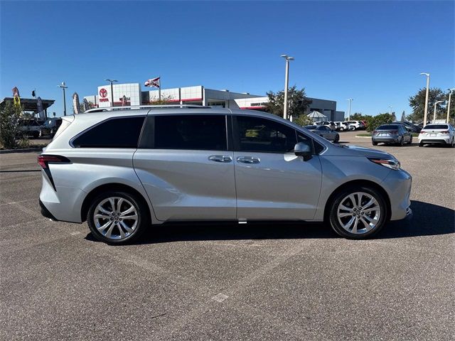 2023 Toyota Sienna Platinum