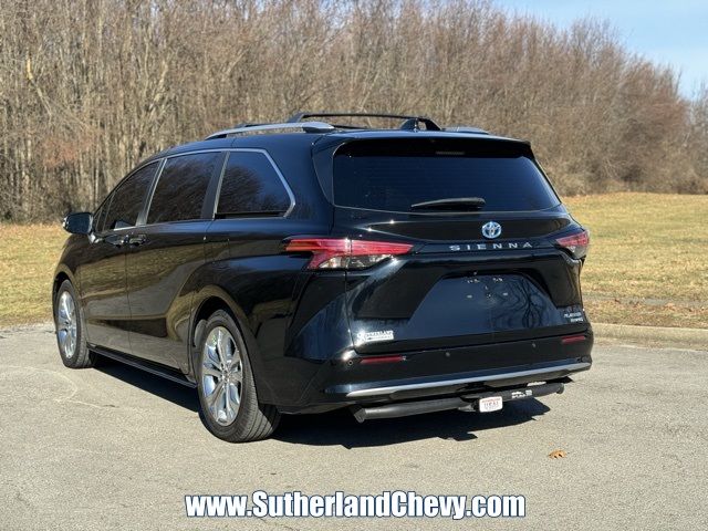 2023 Toyota Sienna Platinum