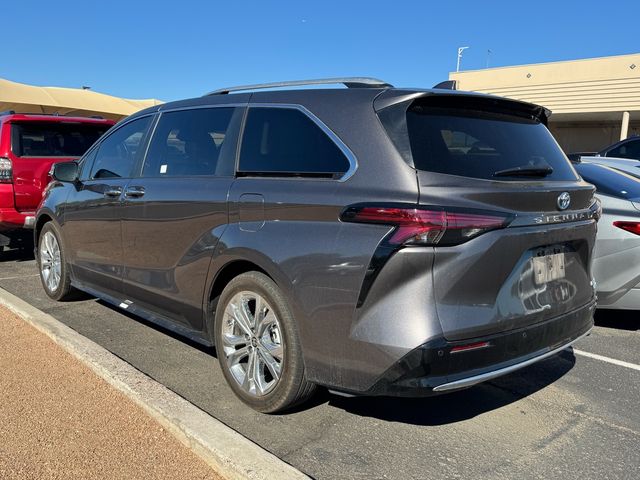 2023 Toyota Sienna Platinum