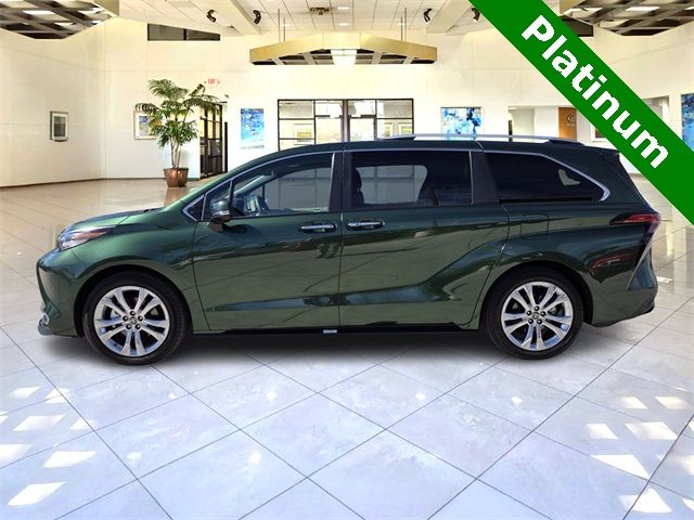 2023 Toyota Sienna Platinum