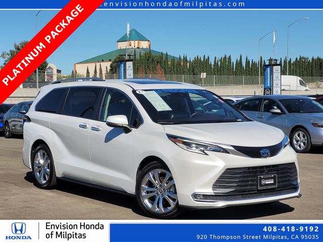 2023 Toyota Sienna Platinum