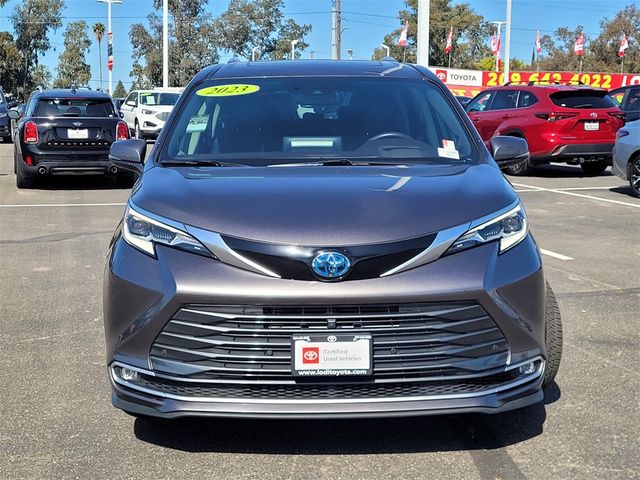 2023 Toyota Sienna Platinum