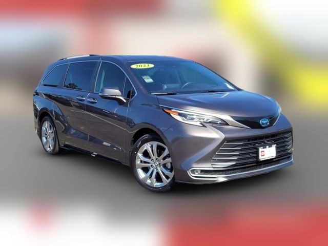 2023 Toyota Sienna Platinum