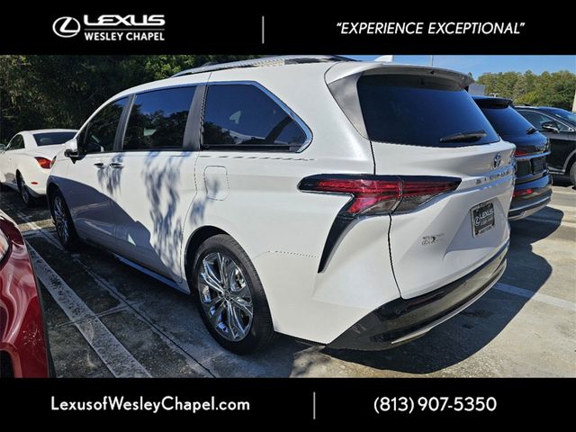 2023 Toyota Sienna Platinum