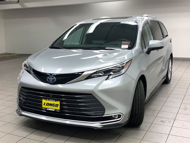 2023 Toyota Sienna Platinum