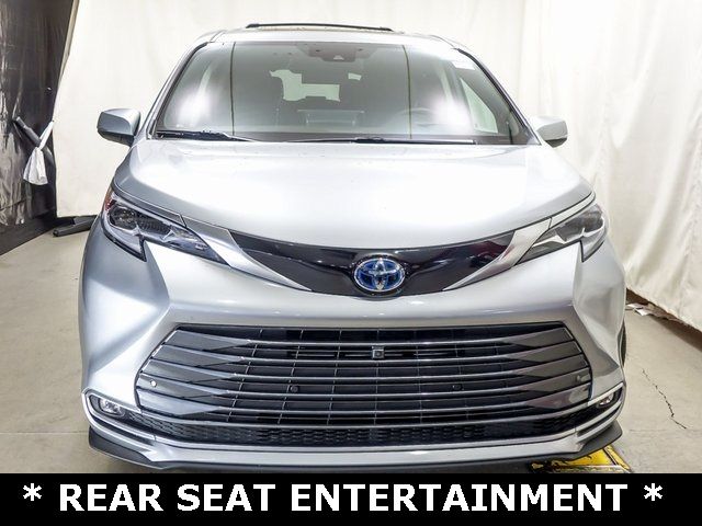 2023 Toyota Sienna Platinum