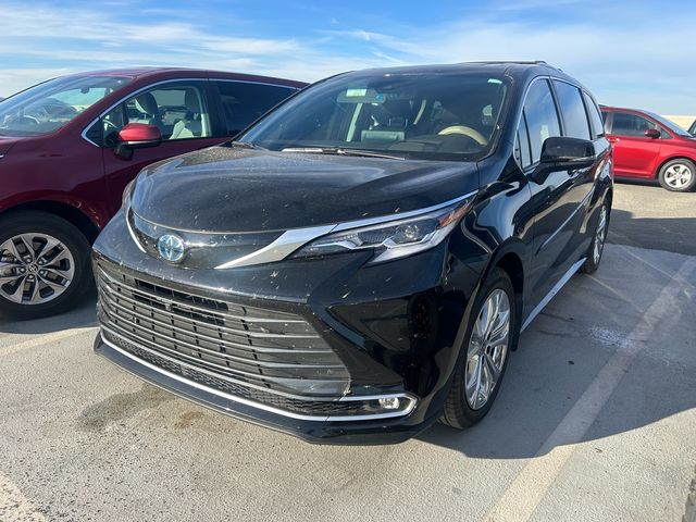 2023 Toyota Sienna Platinum