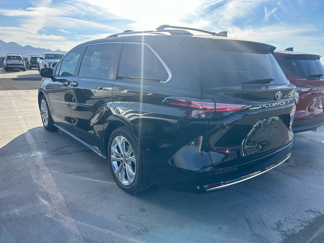 2023 Toyota Sienna Platinum