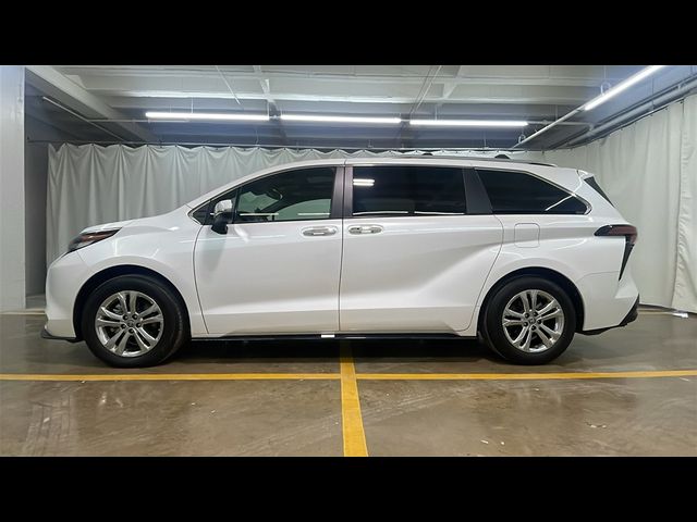 2023 Toyota Sienna Platinum