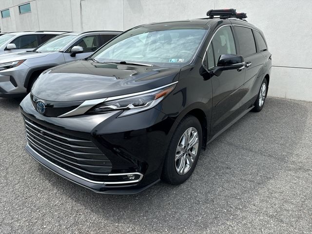 2023 Toyota Sienna Platinum