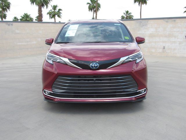 2023 Toyota Sienna Platinum