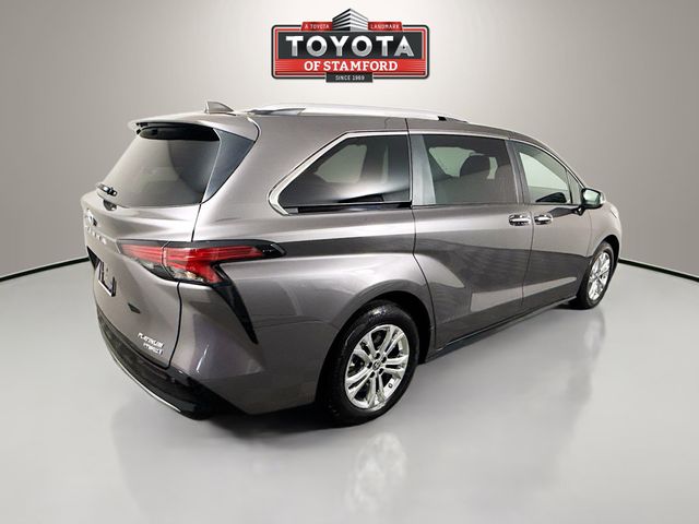 2023 Toyota Sienna Platinum