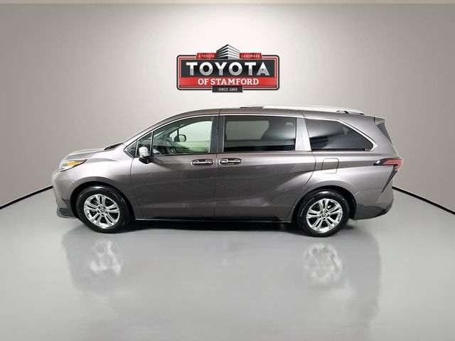 2023 Toyota Sienna Platinum