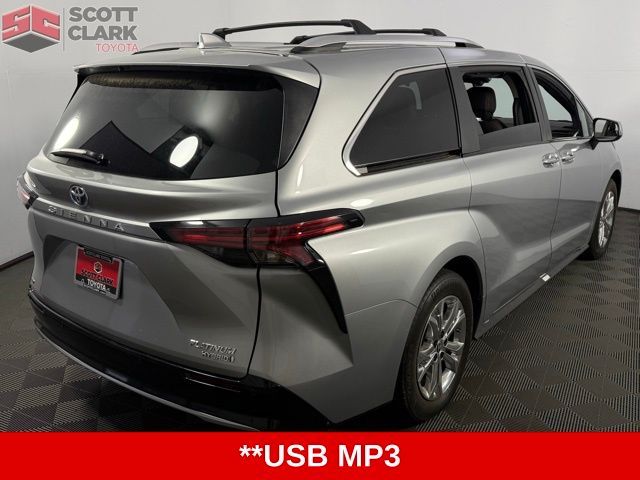 2023 Toyota Sienna Platinum