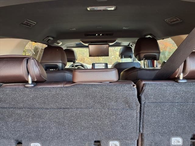 2023 Toyota Sienna Platinum