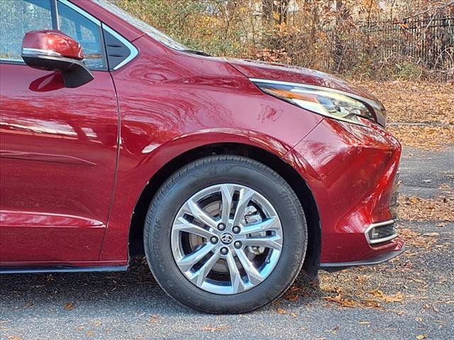 2023 Toyota Sienna Platinum